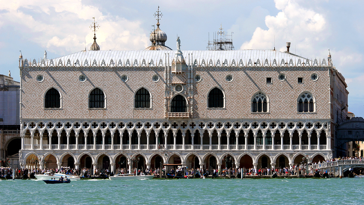 Fachada del Palacio Ducal de Venecia