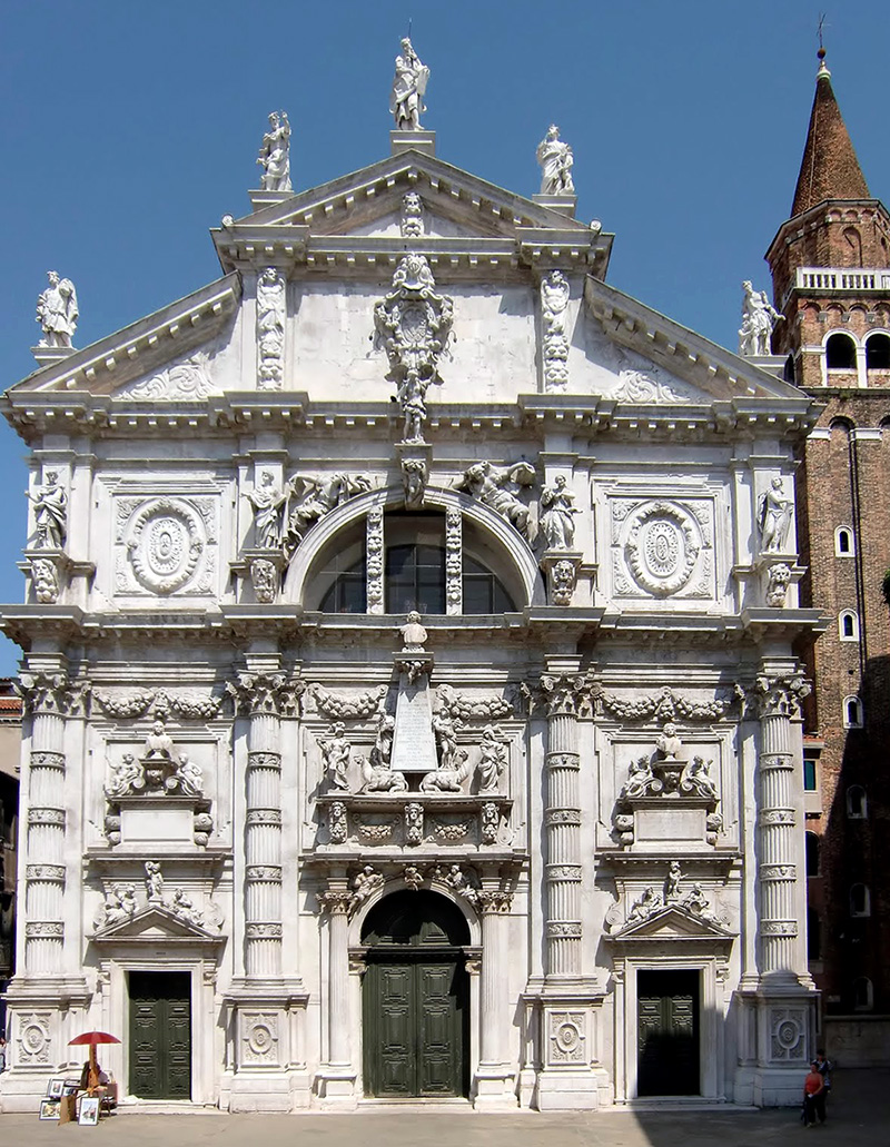 Fachada de la Iglesia de San Moisè de Venecia